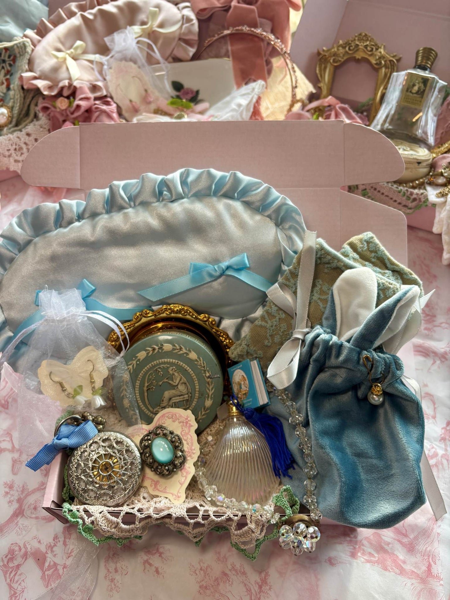 Vintage Christmas Gift Box- Blue Alice Bundle