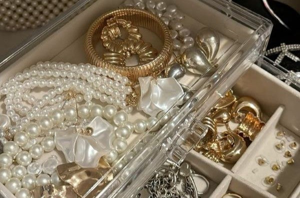 Top 5 Feminine Jewellery Pieces Every Woman Should Own
