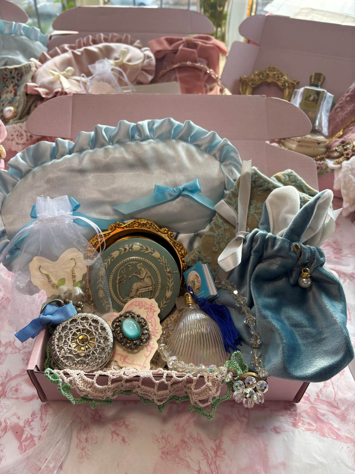 Vintage Christmas Gift Box- Blue Alice Bundle