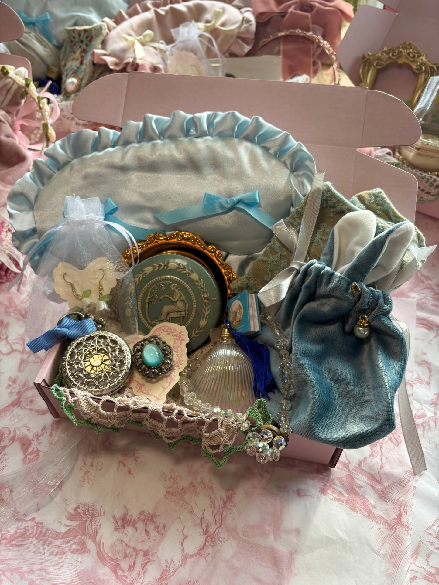 Vintage Christmas Gift Box- Blue Alice Bundle