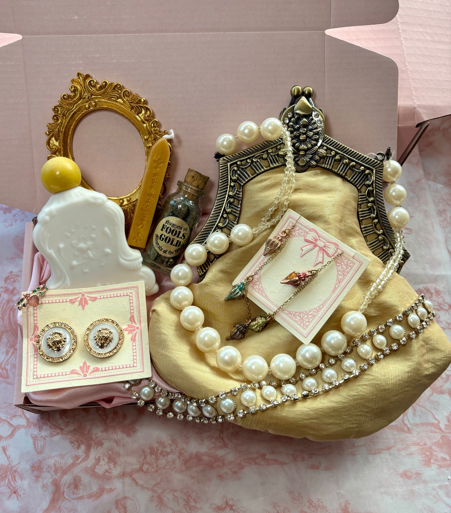Vintage Christmas Gift Box-The Gold Bundle