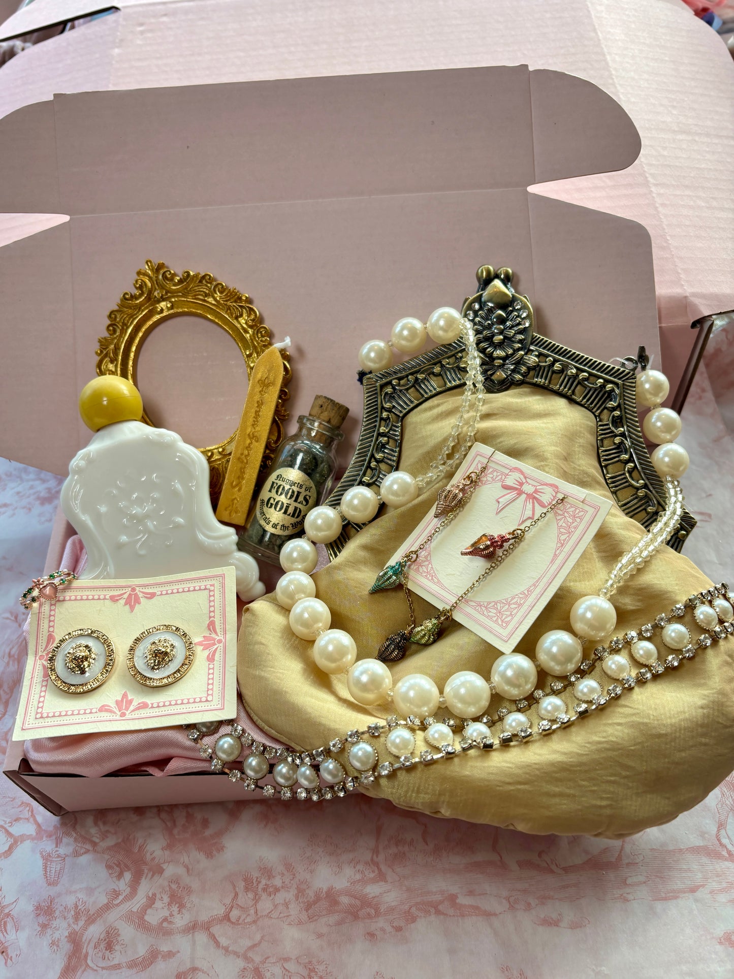 Vintage Christmas Gift Box-The Gold Bundle