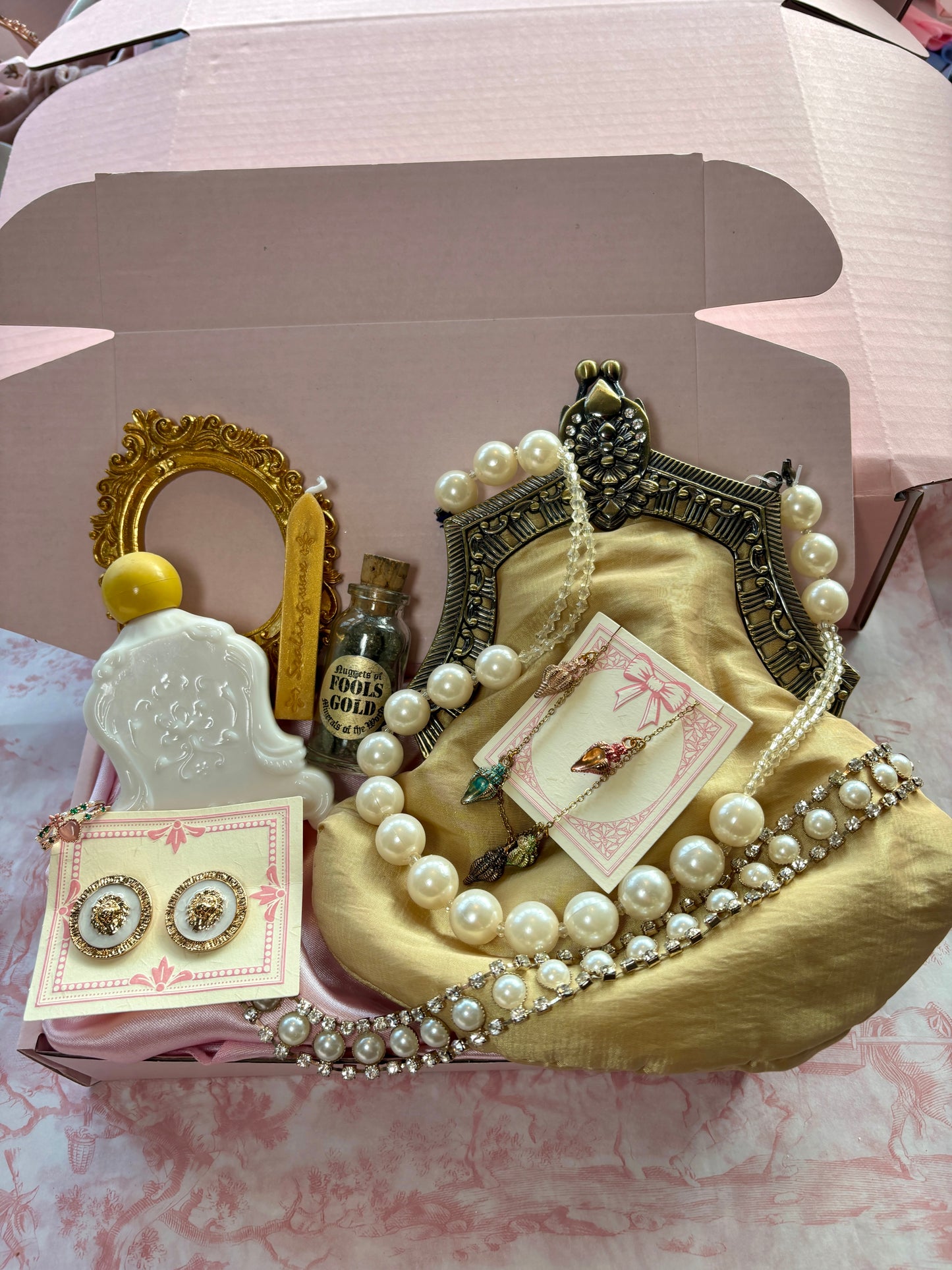 Vintage Christmas Gift Box-The Gold Bundle