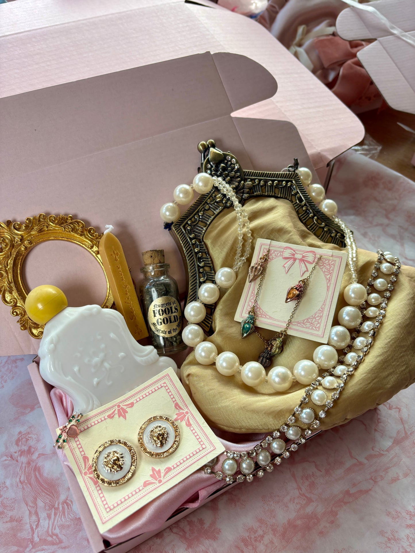 Vintage Christmas Gift Box-The Gold Bundle