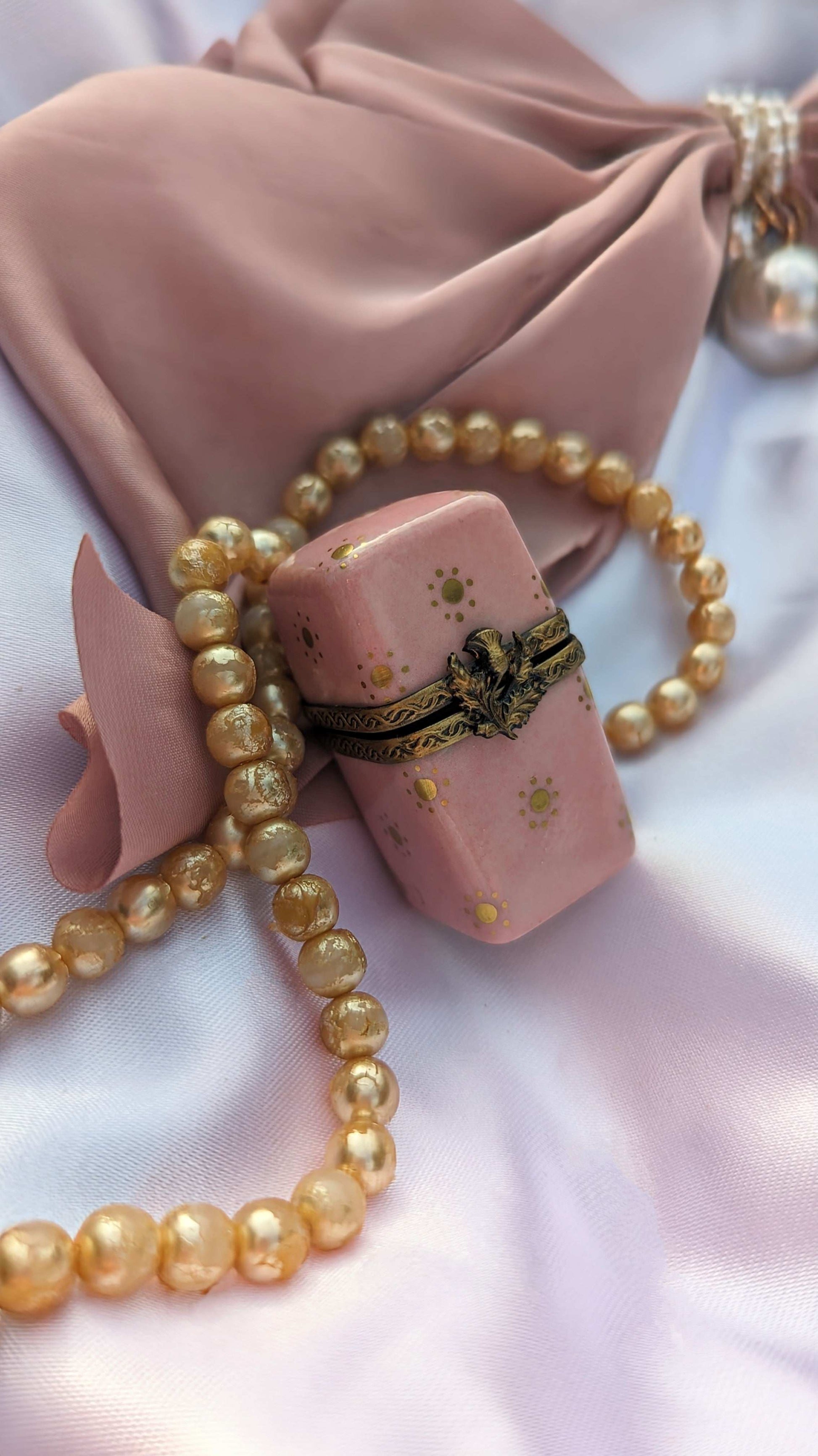 Vintage Perfume Bottle Carrier