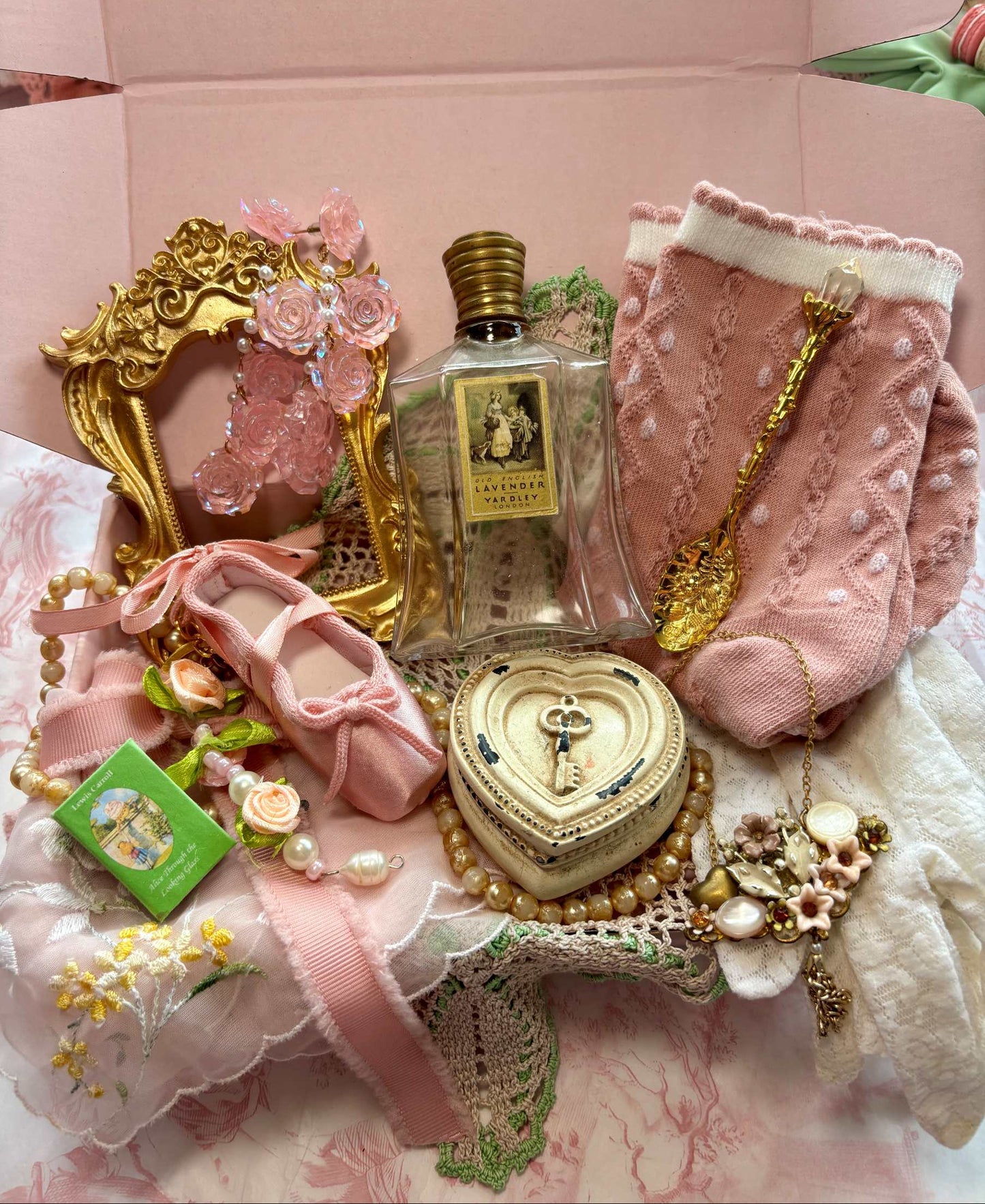 Vintage Christmas Gift Box- Parisian Pink