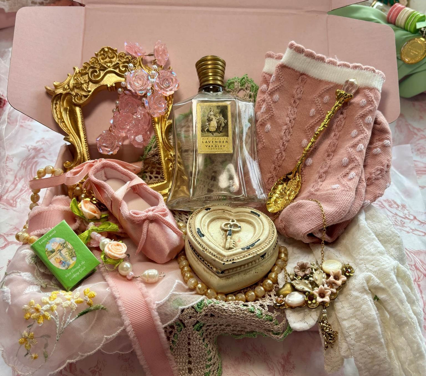 Vintage Christmas Gift Box- Parisian Pink