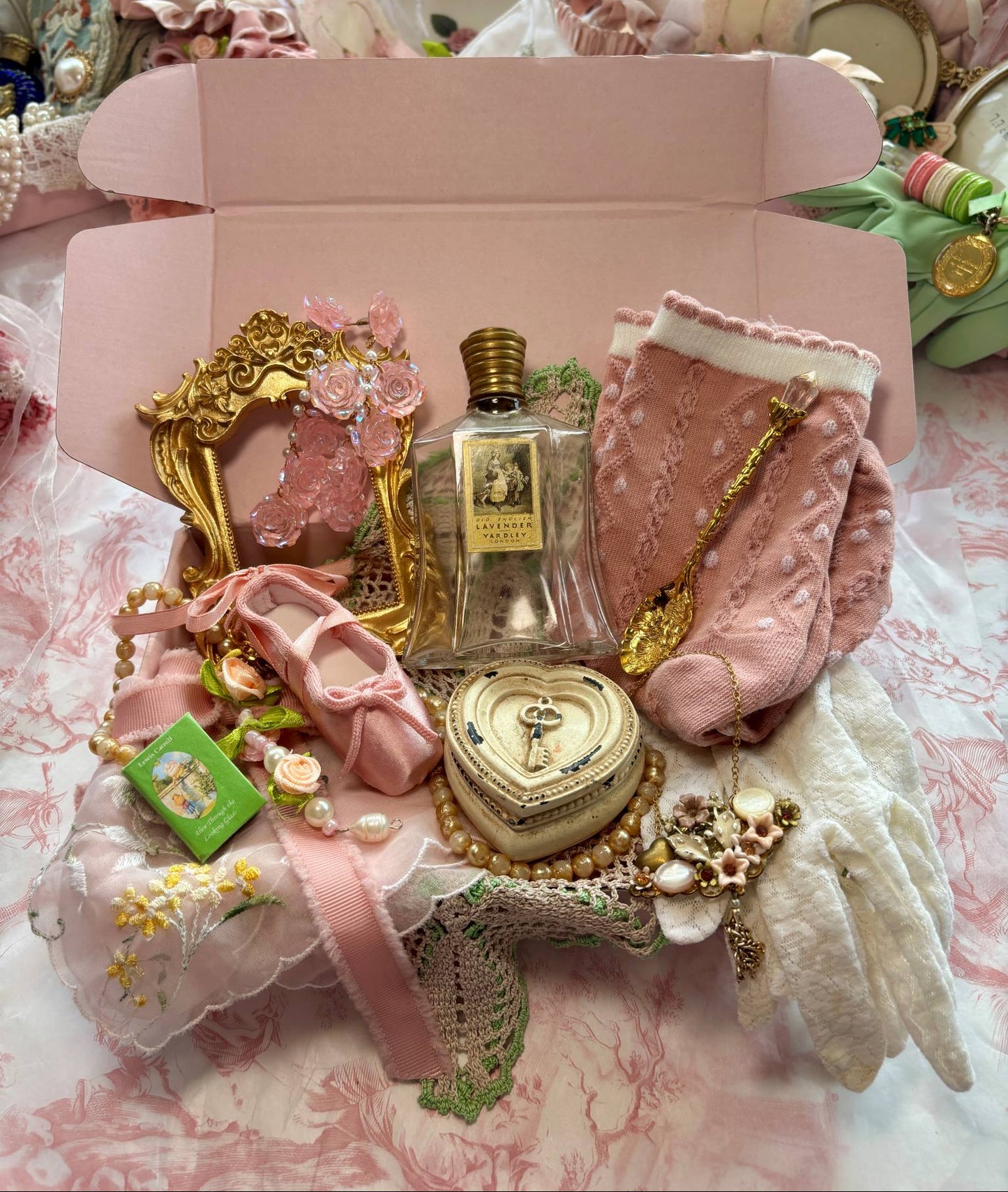Vintage Christmas Gift Box- Parisian Pink