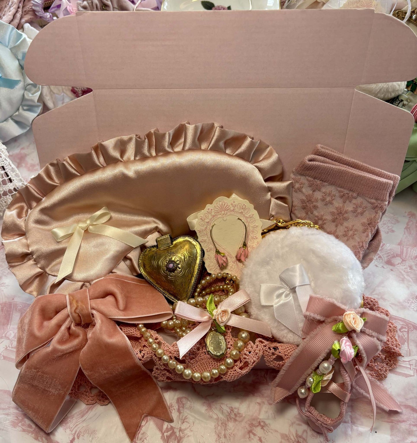 Vintage Christmas Gift Box- Rose Pink