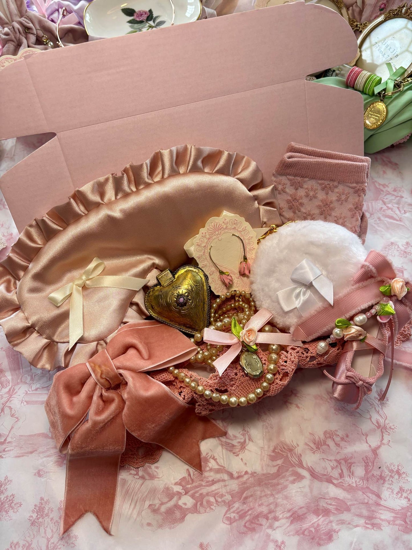Vintage Christmas Gift Box- Rose Pink